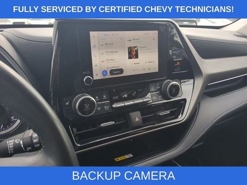 Used 2023 Toyota Highlander XLE image 6