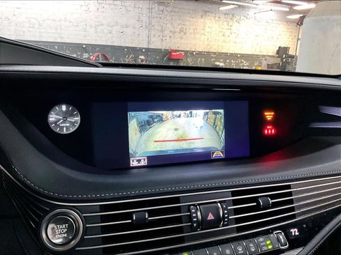 Used 2018 Lexus LS 500 w/ Accessory Package (Z1) image 23