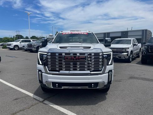 Used 2025 GMC Sierra 2500 Denali AWD/4WD image 2