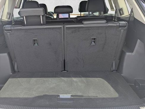 Used 2025 Volkswagen Atlas SE AWD/4WD image 6