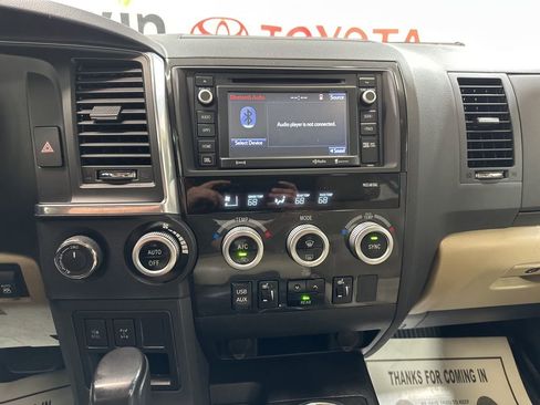 Used 2019 Toyota Sequoia Limited w/ Safety & Convenience Package image 31