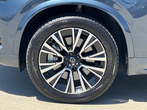Certified 2025 Volvo XC90 T8 Plus w/ Protection Package Premier AWD/4WD image 31
