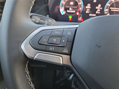 New 2026 Volkswagen Tiguan SE image 15