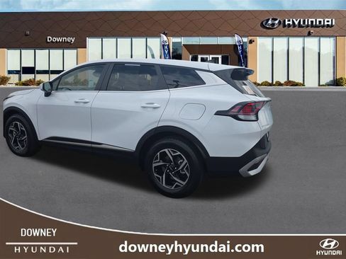 Used 2025 Kia Sportage LX FWD image 3