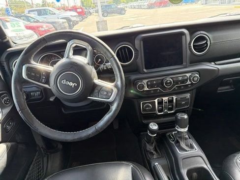 Used 2020 Jeep Wrangler Unlimited Sahara AWD/4WD image 12