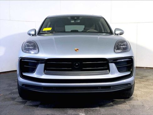Used 2023 Porsche Macan image 10
