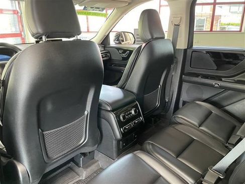 Used 2023 Lincoln Aviator AWD image 28