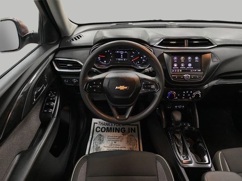 Used 2022 Chevrolet TrailBlazer LT AWD/4WD image 12