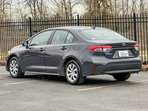 Used 2025 Toyota Corolla LE image 5