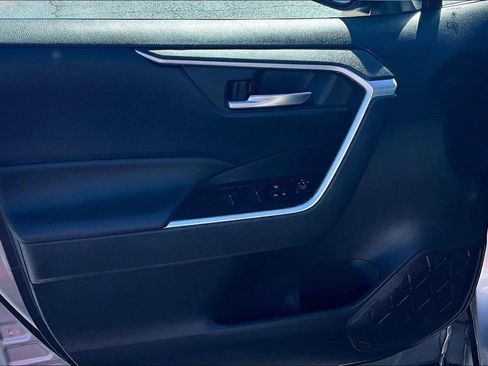 Used 2025 Toyota RAV4 XLE image 20