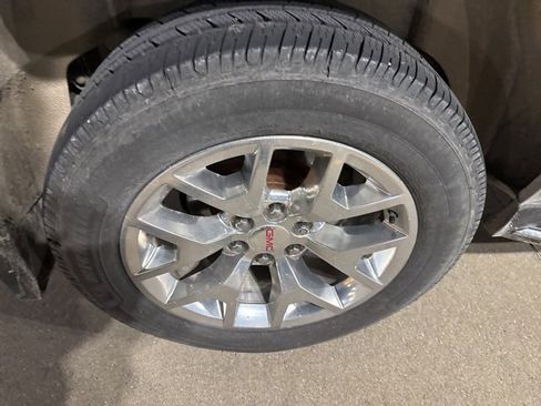 Used 2017 GMC Yukon XL SLT image 11