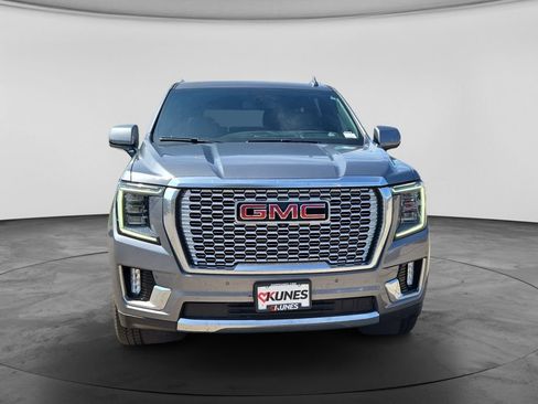 Used 2022 GMC Yukon XL Denali AWD/4WD image 3