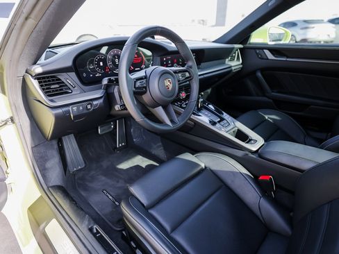 Certified 2025 Porsche 911 Carrera image 4