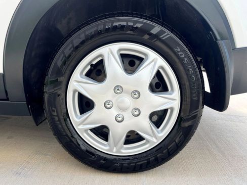 Used 2020 Nissan Kicks S FWD image 40