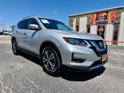 Used 2020 Nissan Rogue SV w/ Premium Package FWD image 1