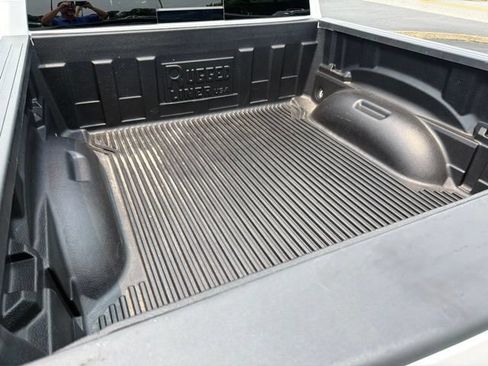 Used 2022 RAM 1500 Laramie w/ Sport Appearance Package AWD/4WD image 32
