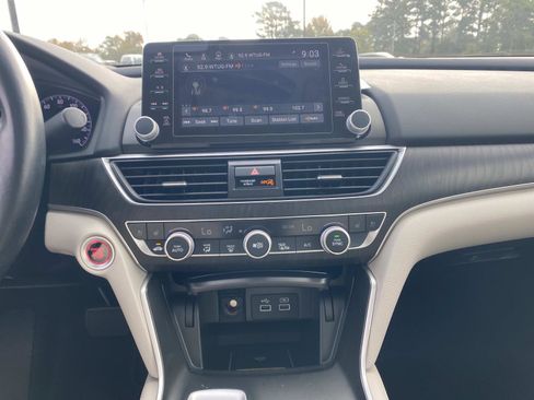Used 2021 Honda Accord Touring image 29