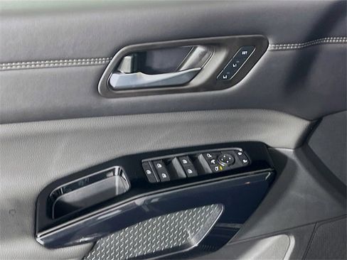 New 2026 Nissan Pathfinder Platinum image 17