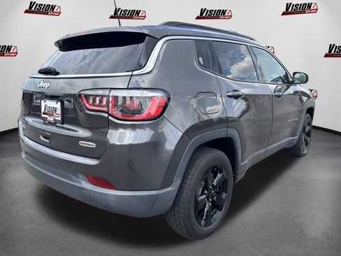 Used 2017 Jeep Compass Latitude w/ Popular Equipment Group AWD/4WD image 5