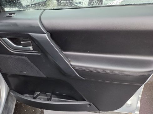 Used 2012 Land Rover LR2 HSE image 15