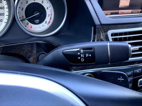 Used 2014 Mercedes-Benz E 350 Sedan image 34