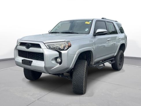 Used 2019 Toyota 4Runner SR5 Premium RWD image 2