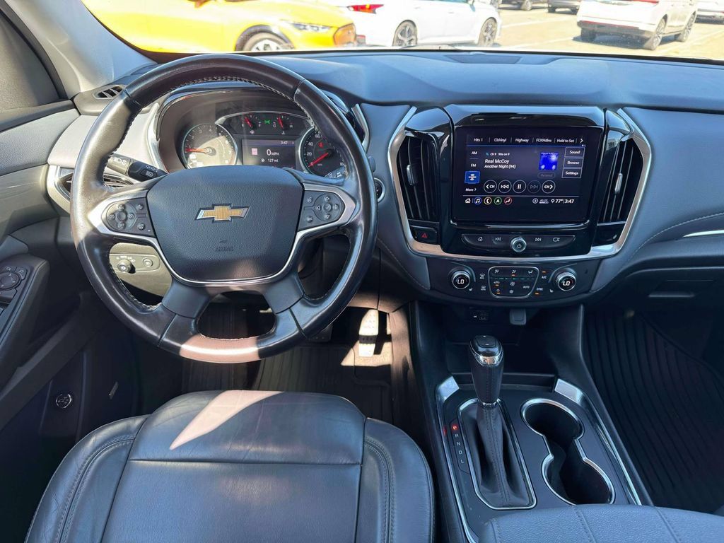 Used 2020 Chevrolet Traverse LT w/ LT Premium Package AWD/4WD image 20