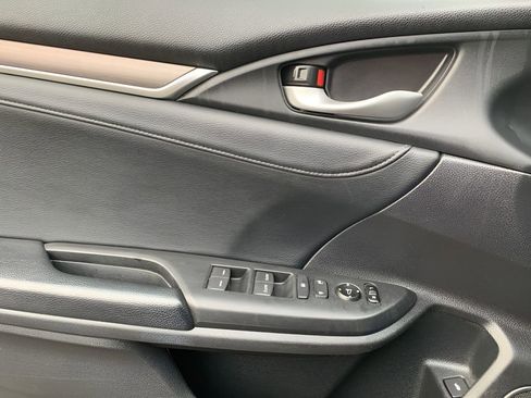 Used 2019 Honda Civic EX-L image 11