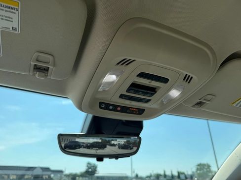 Used 2023 Buick Envision Avenir FWD image 21