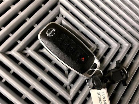 New 2025 Nissan Pathfinder Platinum image 12