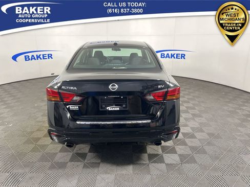 Used 2022 Nissan Altima 2.5 SV w/ SV Premium Package image 8