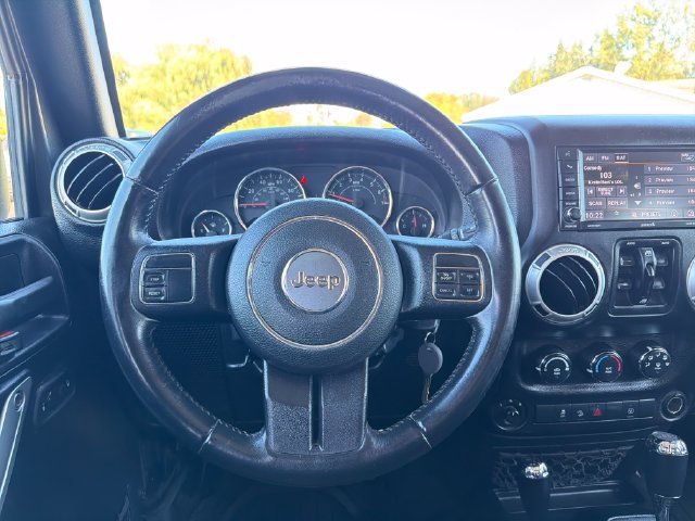 Used 2018 Jeep Wrangler Unlimited Sahara AWD/4WD image 23