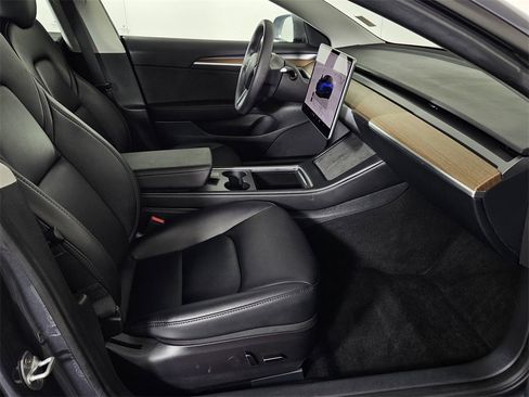 Used 2023 Tesla Model 3 Standard Range image 26