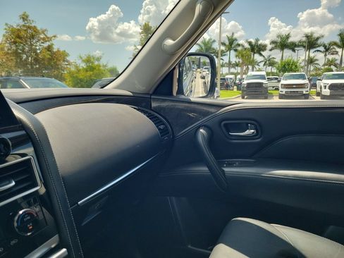 Used 2023 INFINITI QX80 Luxe w/ All-Season Package AWD/4WD image 32