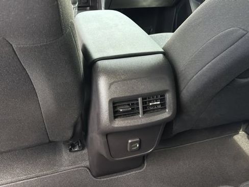 Used 2024 Chevrolet Equinox LT FWD image 20