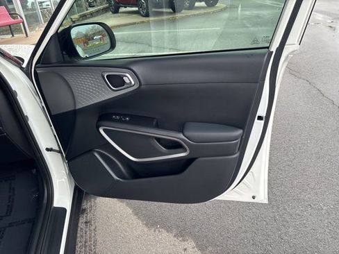 Used 2024 Kia Soul S image 33