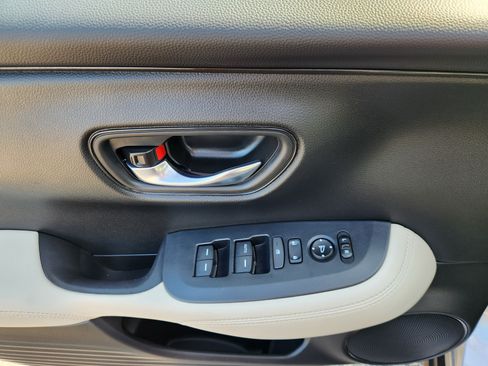 Certified 2024 Honda HR-V LX image 16