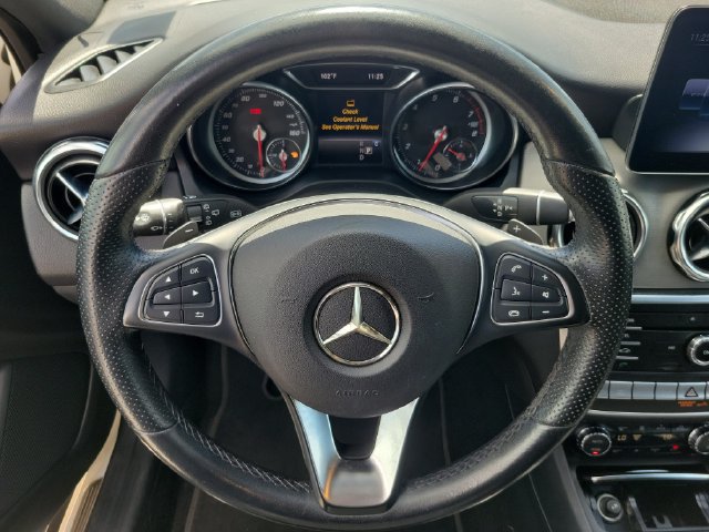 Used 2020 Mercedes-Benz GLA 250 4MATIC w/ Premium Package image 21