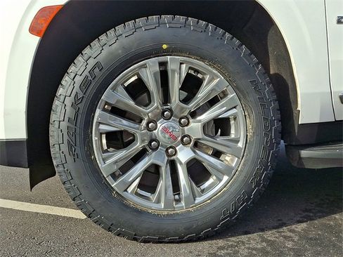 Used 2021 GMC Yukon XL Denali image 8