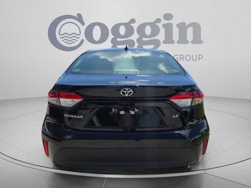 Used 2026 Toyota Corolla LE FWD image 4