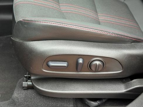 Used 2023 Chevrolet Equinox RS image 13