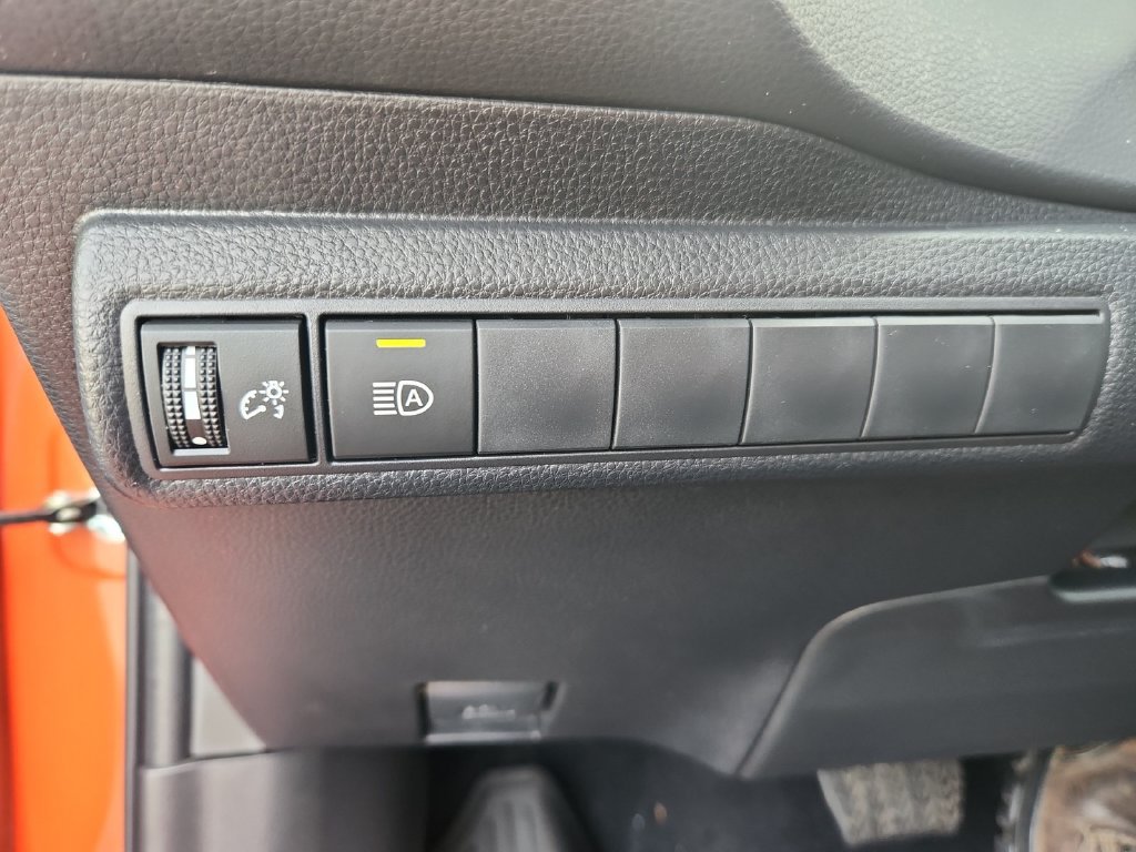 Used 2025 Toyota Corolla SE FWD image 27