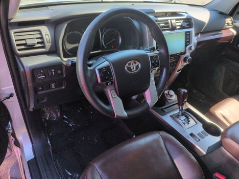 Used 2020 Toyota 4Runner Limited AWD/4WD image 17