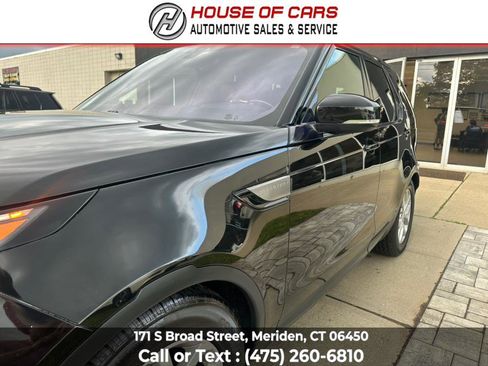 Used 2017 Land Rover Discovery SE image 11