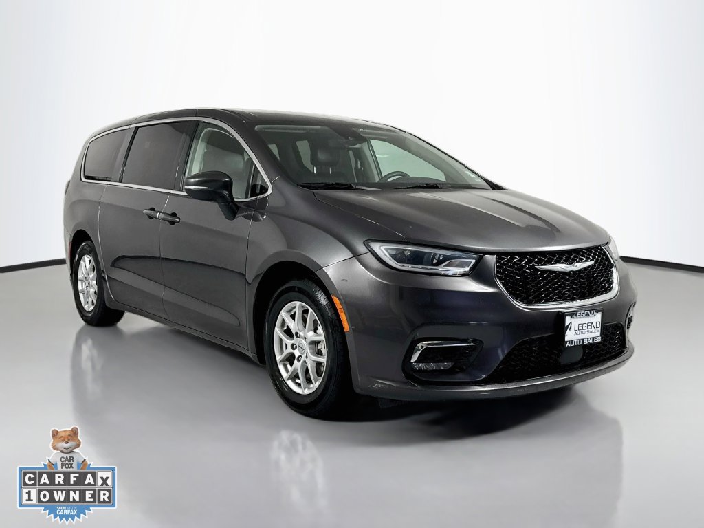 Used 2023 Chrysler Pacifica Touring-L FWD image 4