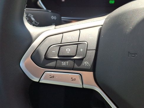 Certified 2023 Volkswagen Jetta SE w/ Panoramic Sunroof Package FWD image 23