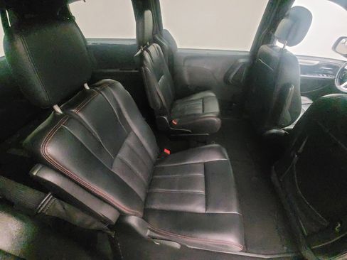 Used 2017 Dodge Grand Caravan GT image 19