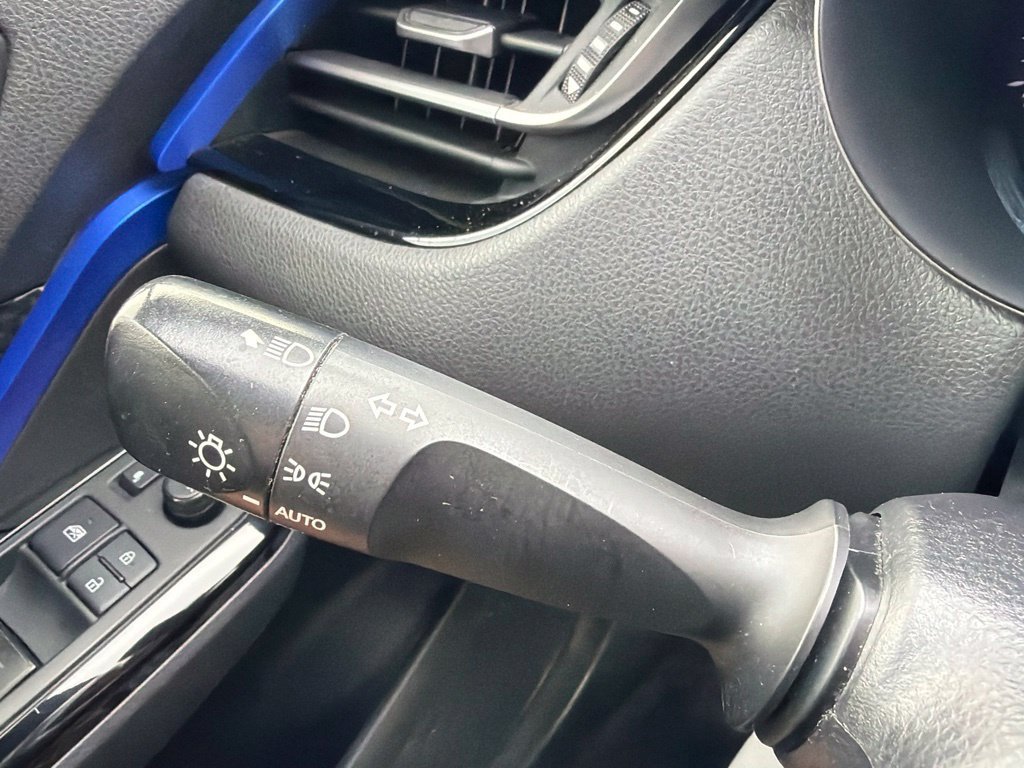 Used 2021 Toyota C-HR XLE FWD image 29