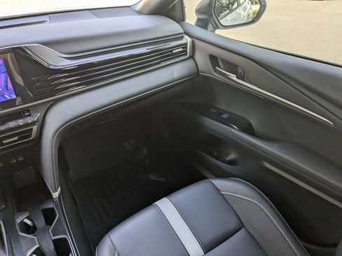 Used 2025 Toyota Camry SE FWD image 16