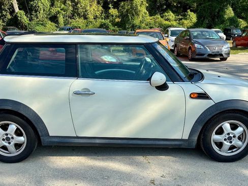 Used 2011 MINI Cooper Hardtop image 7